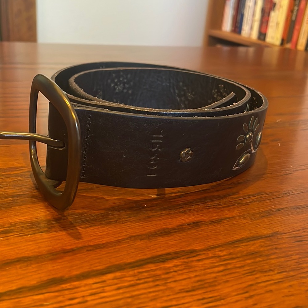 Fossil leather belt